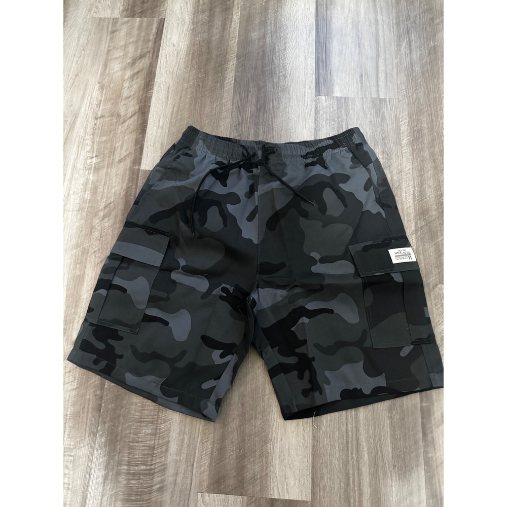 HKS by Boris Bidan Insaeri Mens Grey Camo Cargo Shorts Size Medium Streetwear